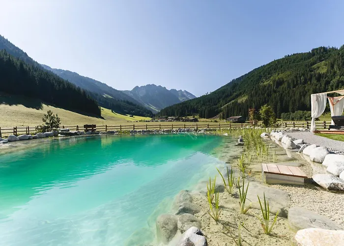 Traumhotel Alpina - 4 Sterne Superior Luxushotel, hoteleigenen Badesee, Adults Only